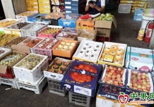 中秋佳节，大理应季果品供销两旺 ()